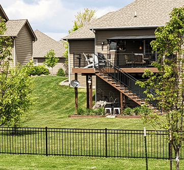 High-end deck and fence staining installations with top-quality service Ankeny, Altoona, and Johnston, Iowa!